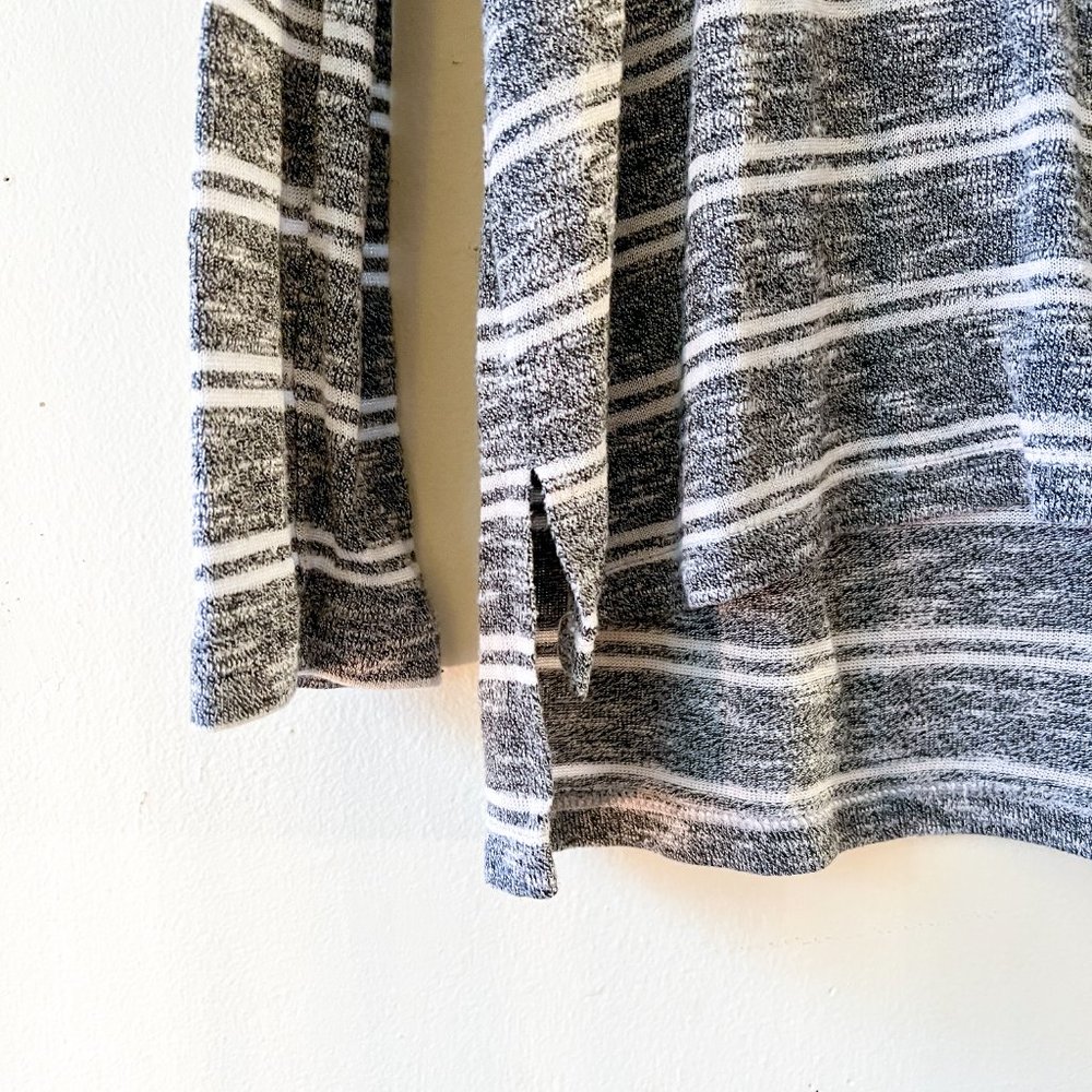 Cowl Neck Gray and White Striped Pullover Sweater Olive & Oak Size M - Picture 5 of 7